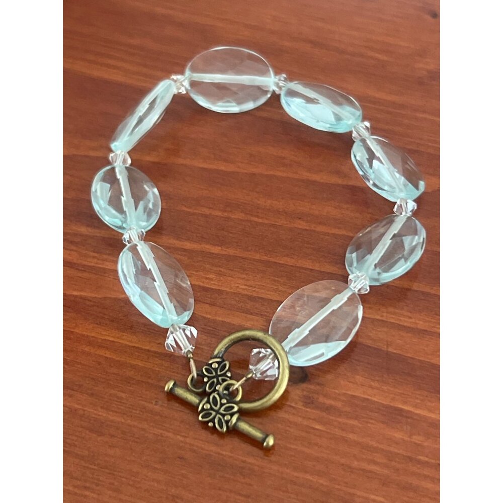 Vintage Light Blue Glass Crystal Toggle Bracelet Faceted Beads Estate 7.25"